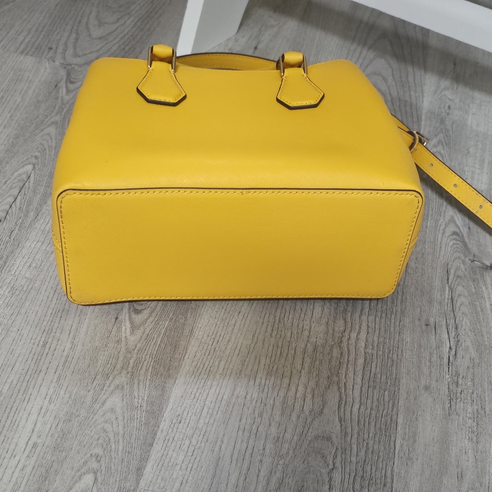 Michael Kors Yellow Hand Barg